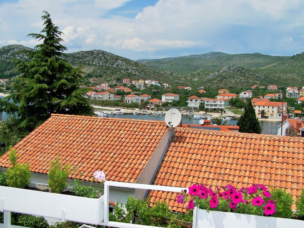 My Summer Home سيغيت فغانييتْسا الغرفة الصورة